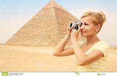 cairo egitto touriste egypte heureux pyramide caire gaie giovane turista felici piramide egypt hurghada sphinx