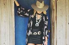 rodeo botas vaqueras vaquera nfr theme vaqueros vestimenta buckin boutique cowgirlmagazine worldoutfits