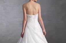 abito sposa pizzi strass realizzato decorato perline classico corpino paillettes raso alta nella sposamore