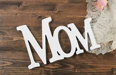 mom sign standing word larger click letter