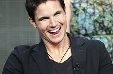 robbie amell tca tour tomorrow people summer attended panel popsugar zimbio