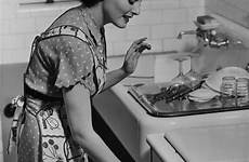 lived apron dishwasher homemaker retrofile chores inventor howard livens