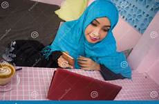 hijab networking cellphone