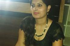 aunty saree mallu aunties bhabhi housewife blouse satish dorm