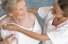 bathing elderly showering helping bathe do assistance help guide guidance parent advice discuss need