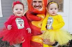 ketchup relish hotdog