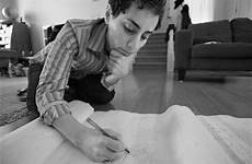 mirzakhani maryam fields moran medaglia nytimes greatness mathematical vincere peering quanta numbers