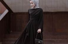 hijab bridesmaid elegan anggun terlihat biar ramping warna jubah nan aghniapunjabi