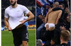 down underwear fans exposed footballer his pull saponara ricky backside footballers expose midfielder dramatic serie sampdoria scoring equaliser clash during