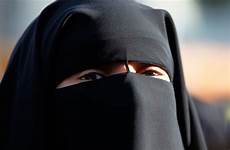 veil muslim wearing woman