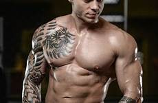 muscles beaux forts sportifs jeunes gros biceps metabolism