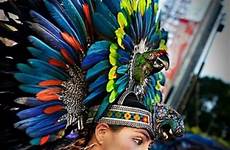 aztec headdress azteca danzantes aztecas danza headpiece vestimenta macaw mayan feather aztekowie danzante tribes guerreros penacho aztecs