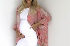 20 weeks pregnancy first pregnant bump jane sarah half way baby sheissarahjane blogger