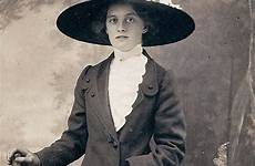 edwardian vintage ladies portraits victorian hats everyday pretty hat beautiful girls stylish woman lady via photographer
