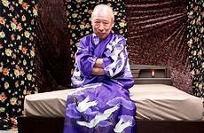 sugiono kakek memulai julukan sekali usia berapa bintangi debutnya ratusan punya akui dewasa tokuda shigeo