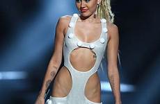 miley cyrus vmas slips mtv outrageous