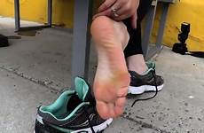 feet stinky eporner sweaty barefoot sneakers smelly saucony gym face after