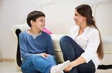 parenting teenager jonge ragazzo parent ask thuis tienerjongen moeder act logic papás