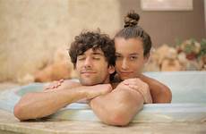 bareng mandi pasangan pasti khasiatnya menakjubkan bathtub ketagihan jahrestag feiern besten