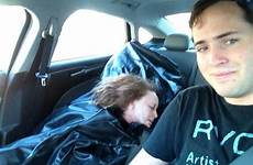 dead morgue girlfriend selfie man his gf stolen steals social reddit dude corpse documentingreality guy posts posted selfies caption people