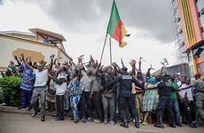 cameroon opposition kamto crackdown heightened supporters yaoundé cameroonian greet hrw