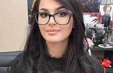 sssniperwolf glasses lia sniper forbes youtubers ejemplos cropy1 cropy2 specials forbesimg youtuber vía quick