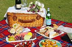 picnic healthy picknick dinner romantisches pouted