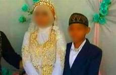 pernikahan umur bawah dini angka perkawinan menikah peringkat duniasantri pasutri dua bocah dibatalkan pengantin diduga pasangan