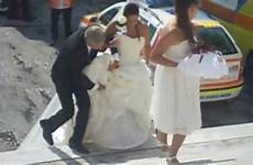 pazze nozze arriva ambulanza spiegate sirene sposo sologossip
