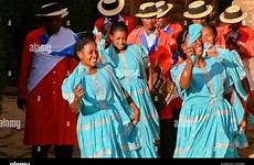 madagascar hira gasy troupe highlands