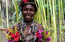 guinea papua traditional dress young girl wearing alamy stock maclaren harbour