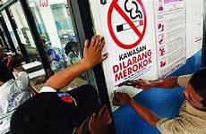 merokok dilarang larangan kawasan pemerintah lindungi lukisan efektivitas pekeliling sejarah goodnewsfromindonesia lakukan demonstrasi pengusaha restoran umum bernilai senarai menit wib