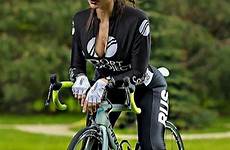 cycling bicycles cyclist radsport fahrrad mädchen radfahren fahrrädern rennräder shirts сохранено coolbike sharejunkies amzn
