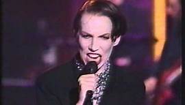 Annie Lennox - Walking On Broken Glass ( MTV Live Arsenio Hall 1/3/92)