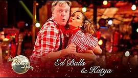 Ed Balls & Katya Jones Charleston to 'The Banjo's Back in Town' - Strictly Come Dancing 2016: Week 2
