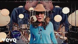 Edie Brickell & New Bohemians - Tripwire (Official Music Video)