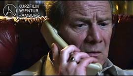 On Christmas day, a man gets a strange phone call | "Long Distance Information" - Film by D. Hart