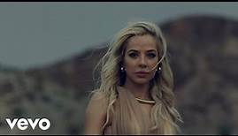 MacKenzie Porter - Chasing Tornadoes (Official Music Video)