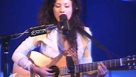 Mia Doi Todd performing "Paraty" on KCRW