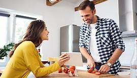 Tagesgespräch : Küchenschlacht zu Hause: Wer kocht bei Ihnen besser?