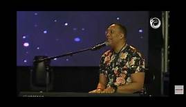 Kevin Bond (Multi-Grammy Award Winning Producer) sings and plays at The Elevation Church