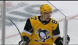 Sidney Crosby scores two terrific goals 1:01 apart for the lead