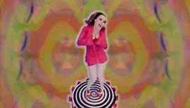 Deee-Lite - Groove Is In The Heart (Official Video)