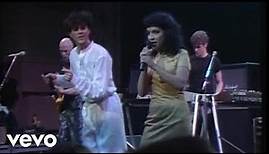 Jane Wiedlin & Sparks - Cool Places (Live)