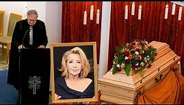 Rest in peace ''Melody Thomas Scott'' (1956-2023). Fans send their condolences to the Family