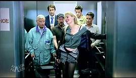 Im Fahrstuhl... - Knallerfrauen mit Martina Hill