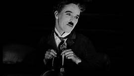 Charlie Chaplin - The Gold Rush - Roll Dance
