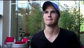 Robbie Amell Interview