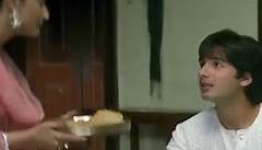 Vivah - Movie Scene - Amrita Rao - Shahid Kapoor - Rajshri