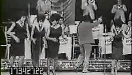 THE MARVELETTES at THE APOLLO (1963) hits medley / locking up my heart (LIVE)